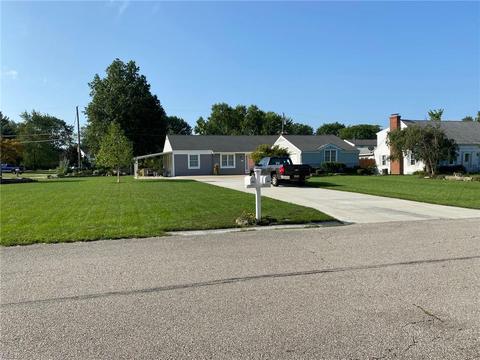 136 Nottingham Dr, Elyria, OH 44035 photo 3