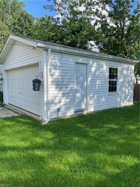 5207 Maplecrest Dr, Parma, OH 44134 photo 6
