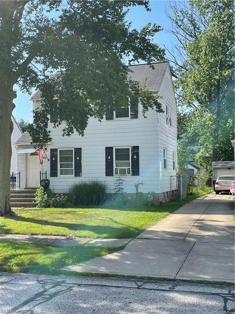 5207 Maplecrest Dr, Parma, OH 44134 photo 1