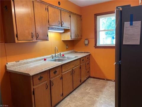 2710 Shadyside Dr, Ashtabula, OH 44004 photo 2