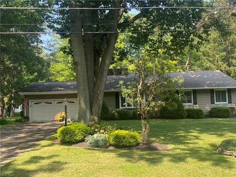 625 Talltrees Dr, Ashtabula, OH 44004 photo 1