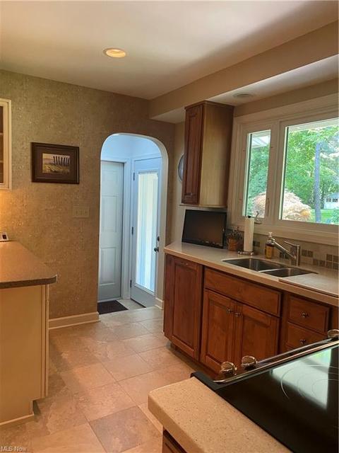 625 Talltrees Dr, Ashtabula, OH 44004 photo 9