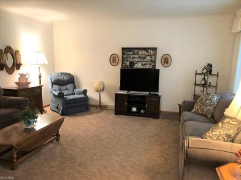 5340 Cato St, Maple Heights, OH 44137 photo 4