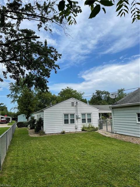 653 Weller Rd, Elyria, OH 44035 photo 4