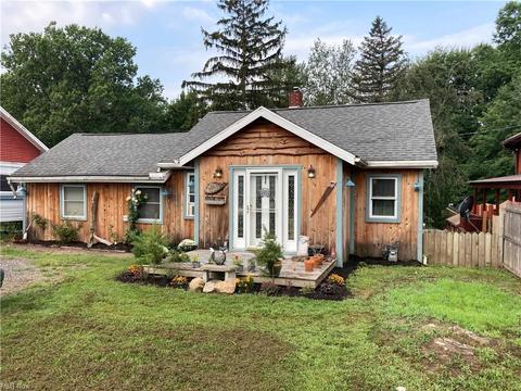 3327 Dickenson Rd, Ashtabula, OH 44004 photo 1