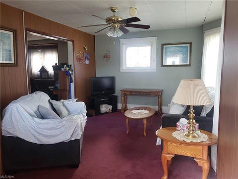 635 W 36th St, Ashtabula, OH 44004 photo 2