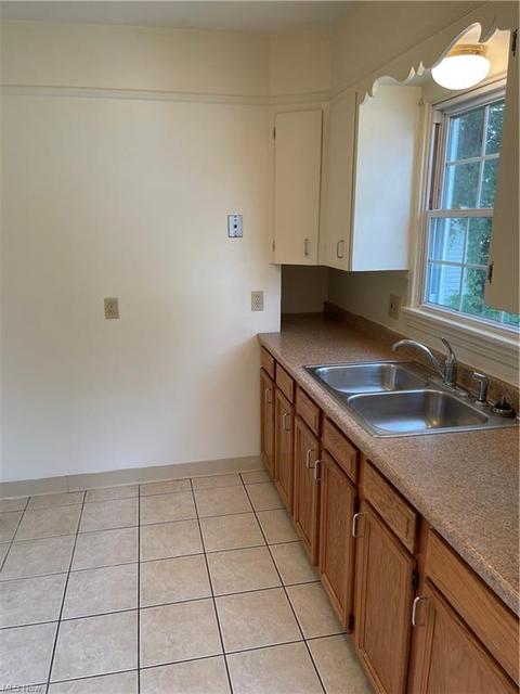 637 E Wilbeth Rd, Akron, OH 44306 photo 8