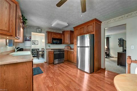 6809 Night Vis, Parma, OH 44129 photo 19