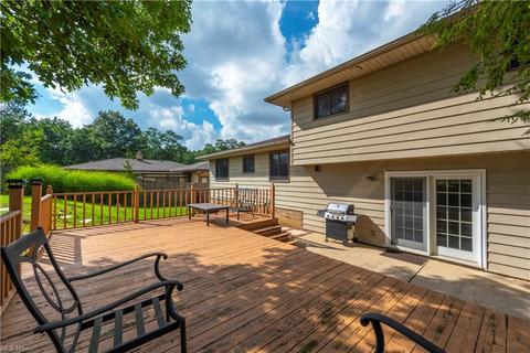 6809 Night Vis, Parma, OH 44129 photo 5