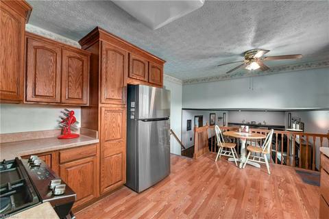 6809 Night Vis, Parma, OH 44129 photo 22