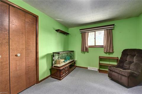 6809 Night Vis, Parma, OH 44129 photo 30