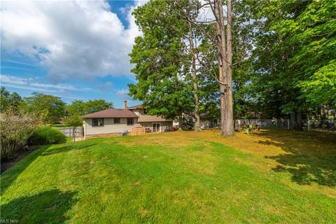 6809 Night Vis, Parma, OH 44129 photo 9