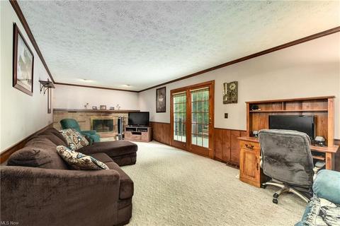 6809 Night Vis, Parma, OH 44129 photo 23