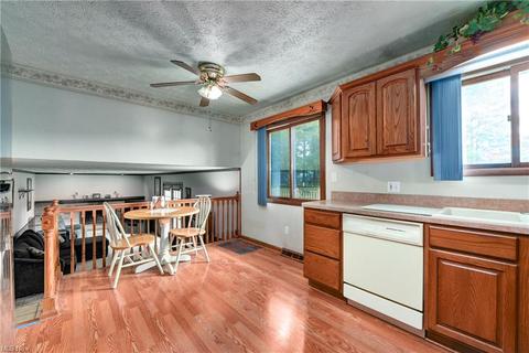 6809 Night Vis, Parma, OH 44129 photo 21