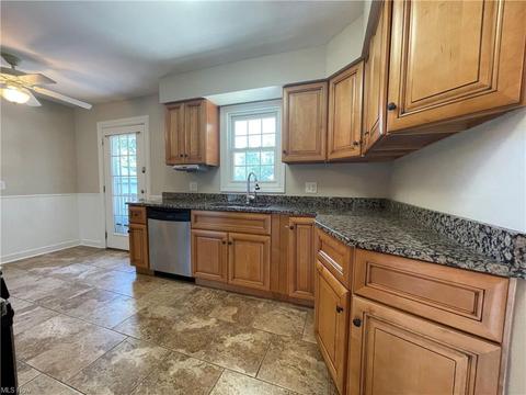 1814 Rush Rd, Wickliffe, OH 44092 photo 4