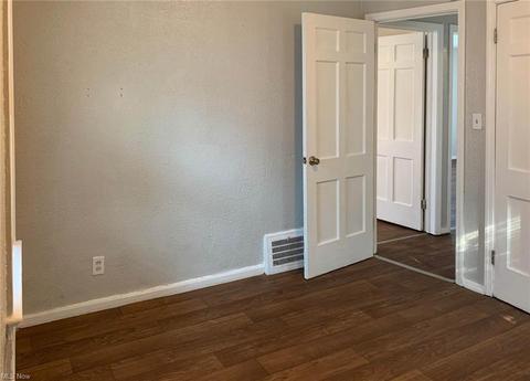 935 E 224th St, Euclid, OH 44123 photo 9
