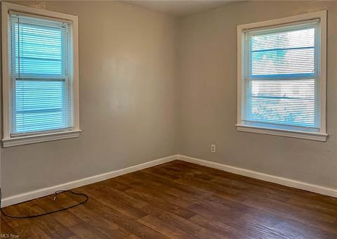 935 E 224th St, Euclid, OH 44123 photo 8