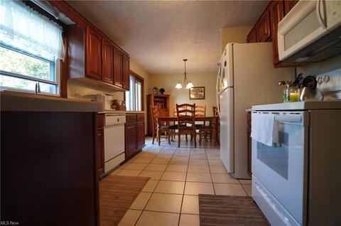 127 Smithfield St, Struthers, OH 44471 photo 4