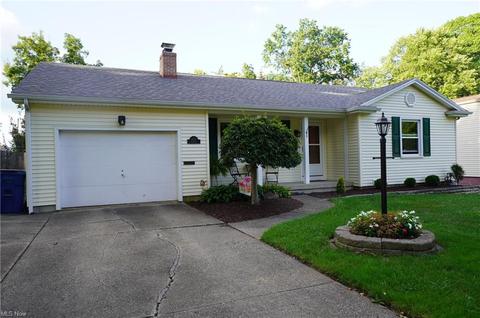 127 Smithfield St, Struthers, OH 44471 photo 2