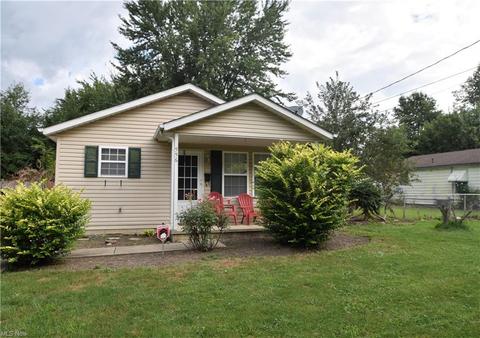 556 Delaware Ave, Elyria, OH 44035 photo 1