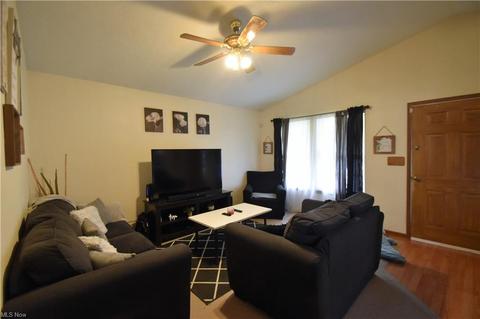 556 Delaware Ave, Elyria, OH 44035 photo 7
