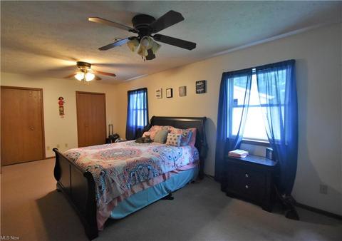 556 Delaware Ave, Elyria, OH 44035 photo 9
