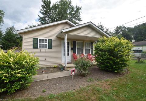 556 Delaware Ave, Elyria, OH 44035 photo 3