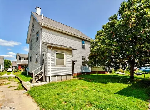 2914 5th St NW, Canton, OH 44708 photo 3