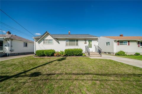 6022 Robert Dr, Brook Park, OH 44142 photo 1