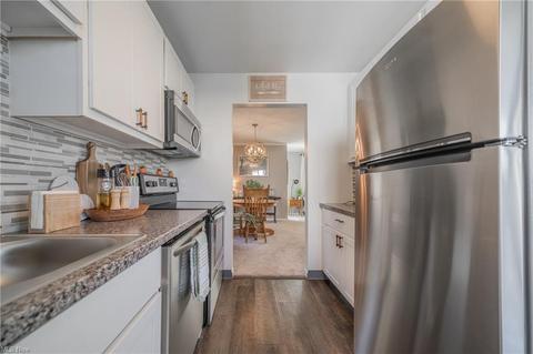 6022 Robert Dr, Brook Park, OH 44142 photo 13