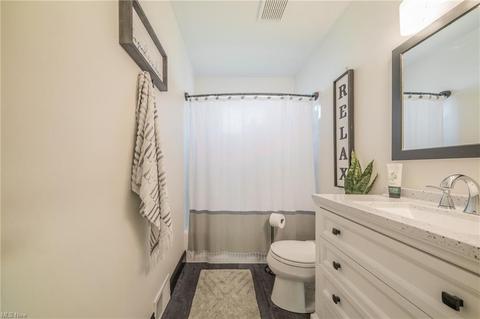 6022 Robert Dr, Brook Park, OH 44142 photo 15