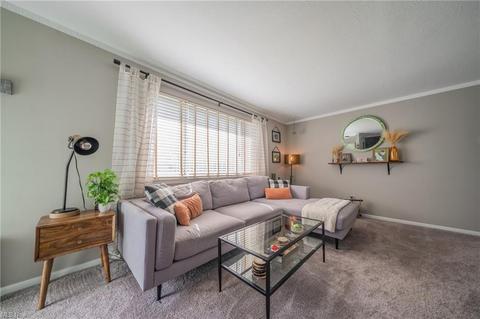 6022 Robert Dr, Brook Park, OH 44142 photo 4