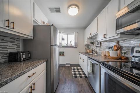 6022 Robert Dr, Brook Park, OH 44142 photo 11