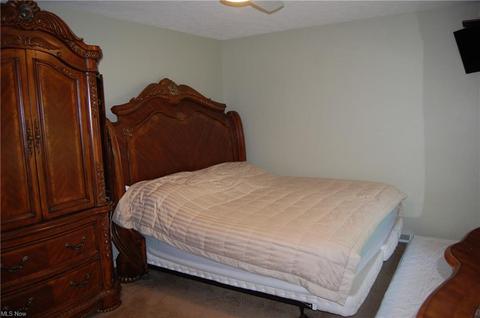 15433 Longvale Ave, Maple Heights, OH 44137 photo 9