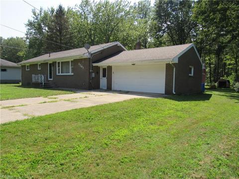 2701 Douglas Rd, Ashtabula, OH 44004 photo 2