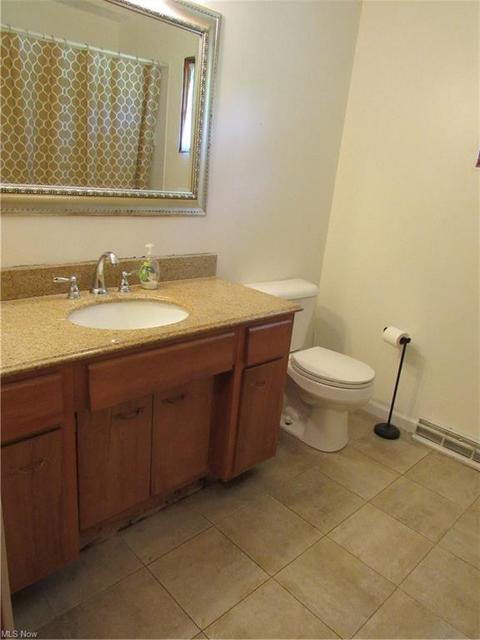 2701 Douglas Rd, Ashtabula, OH 44004 photo 9