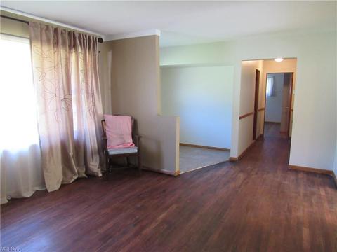 2701 Douglas Rd, Ashtabula, OH 44004 photo 8