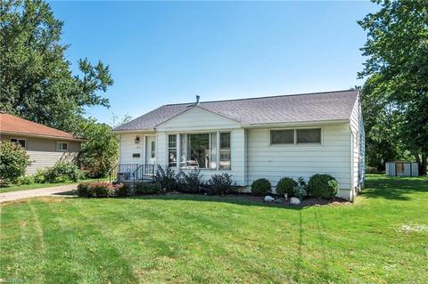 631 Lucille Dr, Elyria, OH 44035 photo 2