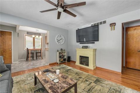 631 Lucille Dr, Elyria, OH 44035 photo 15