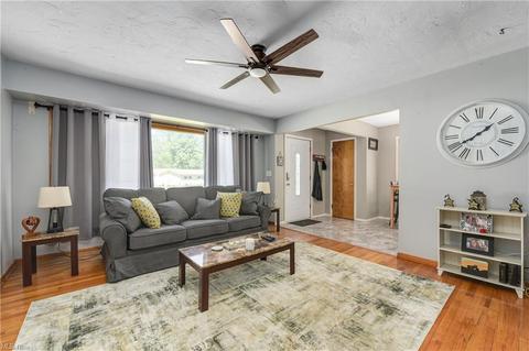 631 Lucille Dr, Elyria, OH 44035 photo 14