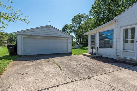 631 Lucille Dr, Elyria, OH 44035 photo 32