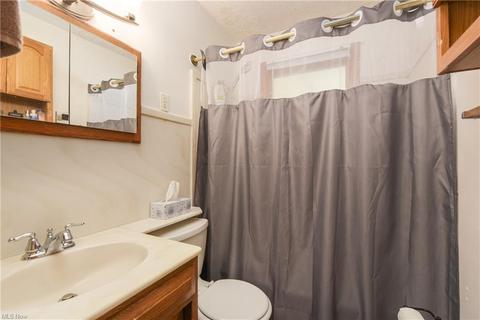 631 Lucille Dr, Elyria, OH 44035 photo 11
