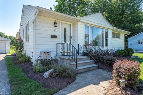 631 Lucille Dr, Elyria, OH 44035 photo 3