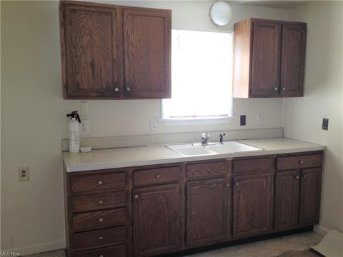 856 E 216 St, Euclid, OH 44119 photo 8