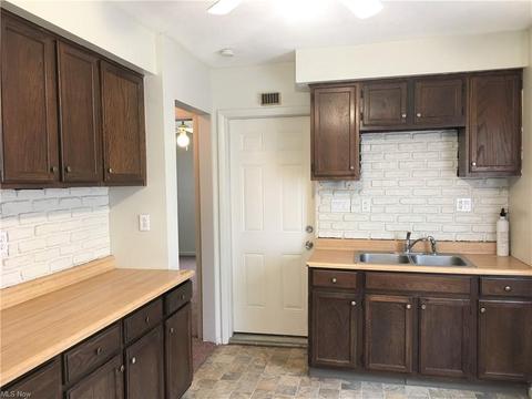 856 E 216 St, Euclid, OH 44119 photo 12
