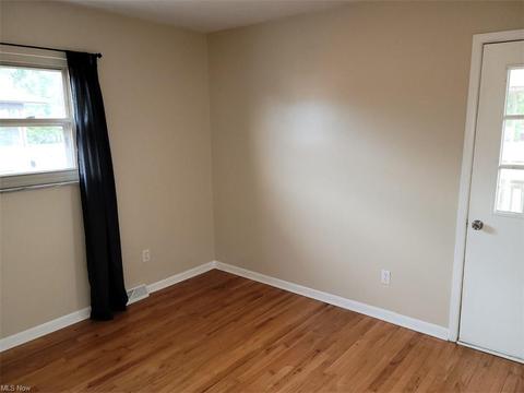 3205 Snow Rd, Parma, OH 44134 photo 10