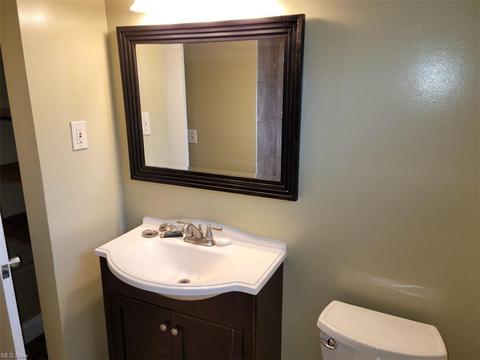 3205 Snow Rd, Parma, OH 44134 photo 11