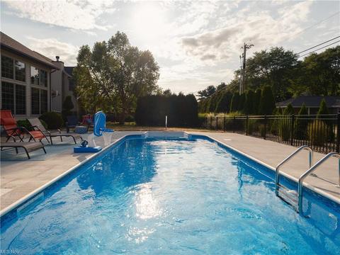 810 Forrest Ridge Dr, Dover, OH 44622 photo 9