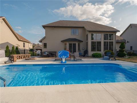 810 Forrest Ridge Dr, Dover, OH 44622 photo 6