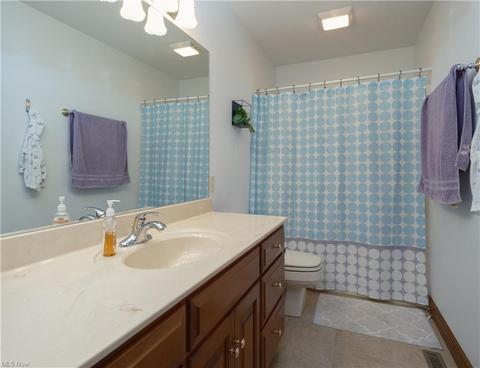 810 Forrest Ridge Dr, Dover, OH 44622 photo 34